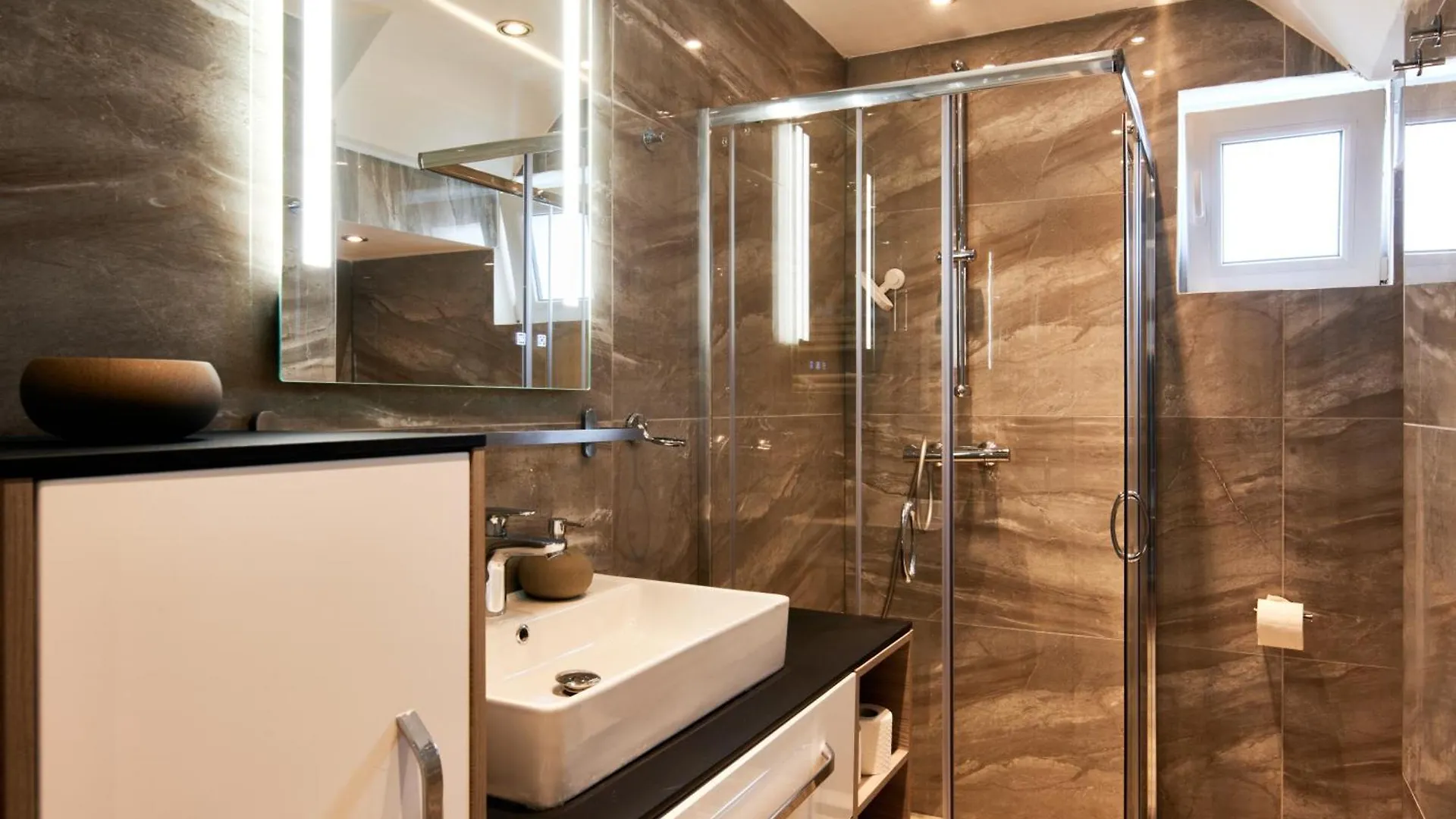 Luxurious 3Bd Villa In Prime Location Of Vienna 0*,