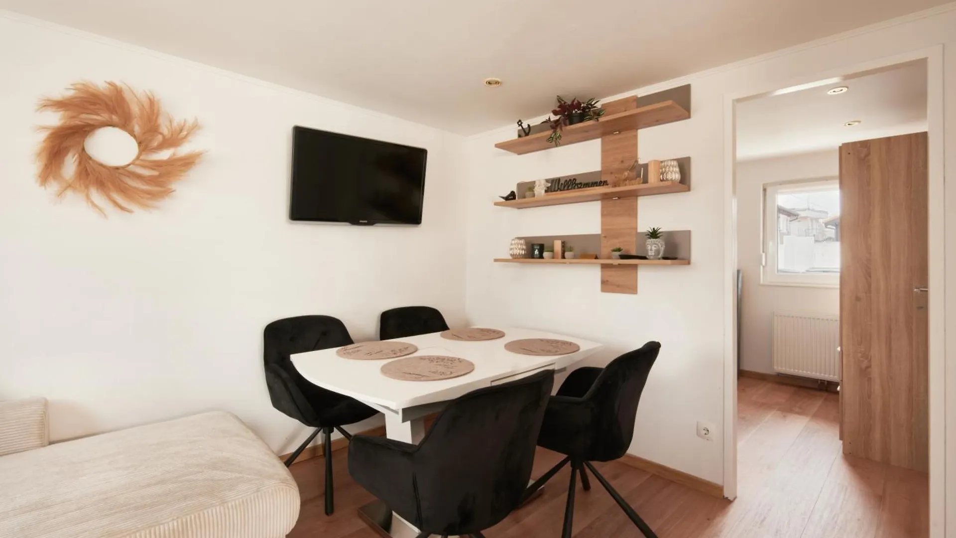 Luxurious 3Bd Villa In Prime Location Of Viena 0*,  Austria